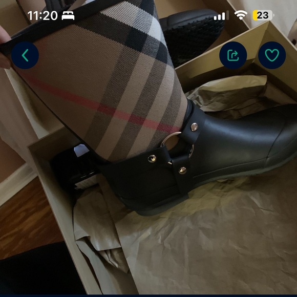 Burberry rain boots excellent condition worn once - Picture 4 of 4